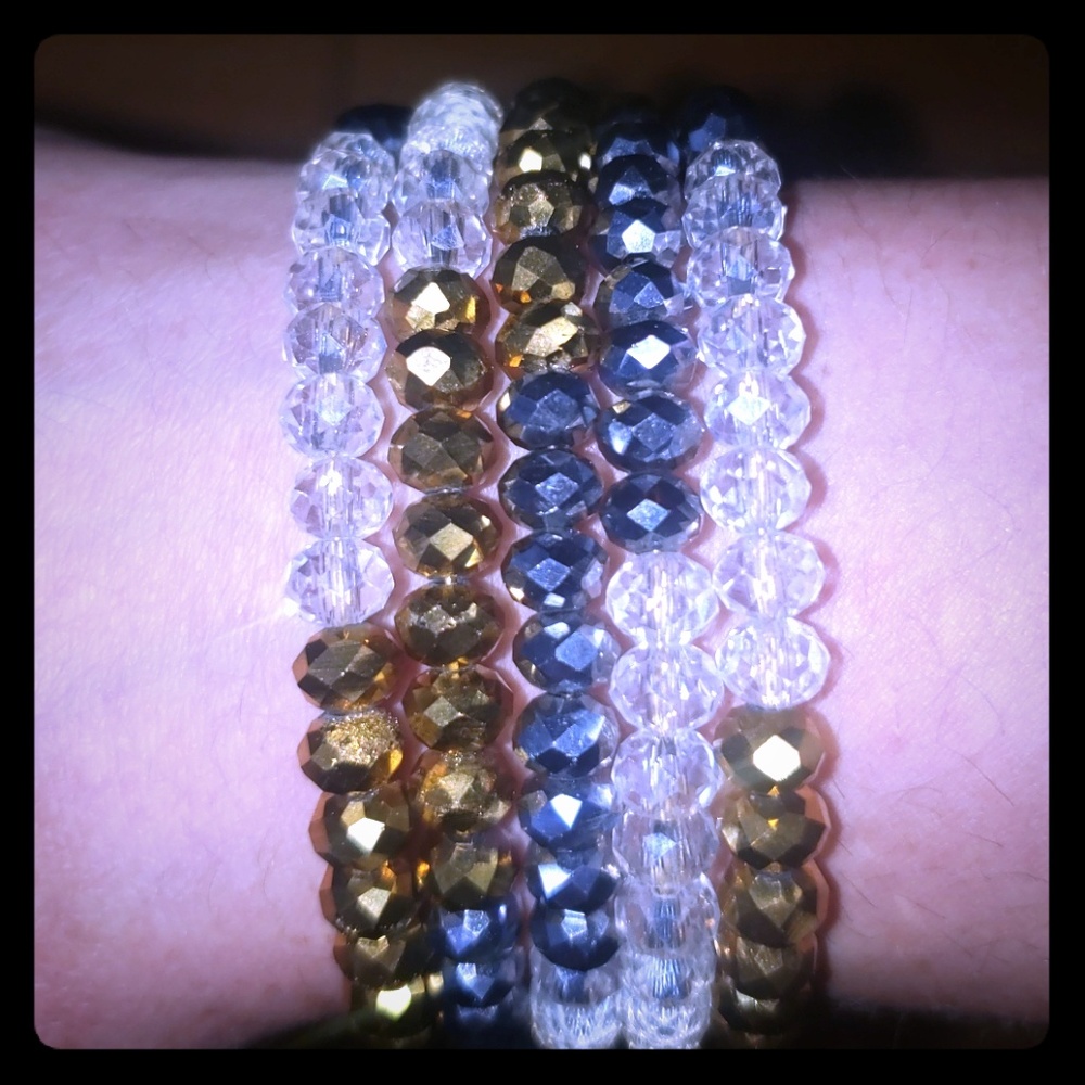 ✨HANDMADE CRYSTAL BEADED BRACELET